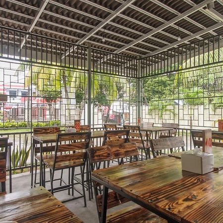 Reddoorz At Jalan Babepalar Rike Manado Hotel Екстериор снимка