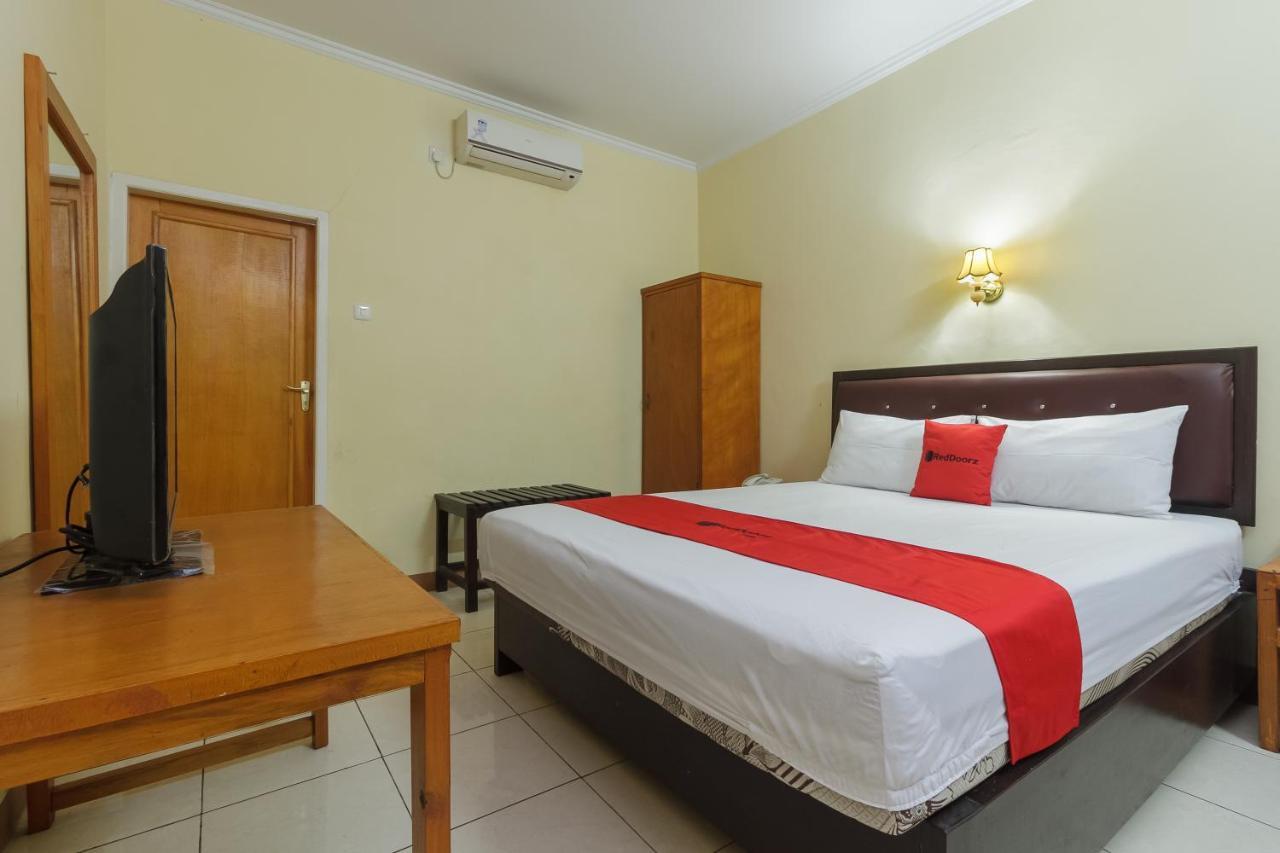 Reddoorz At Jalan Babepalar Rike Manado Hotel Екстериор снимка