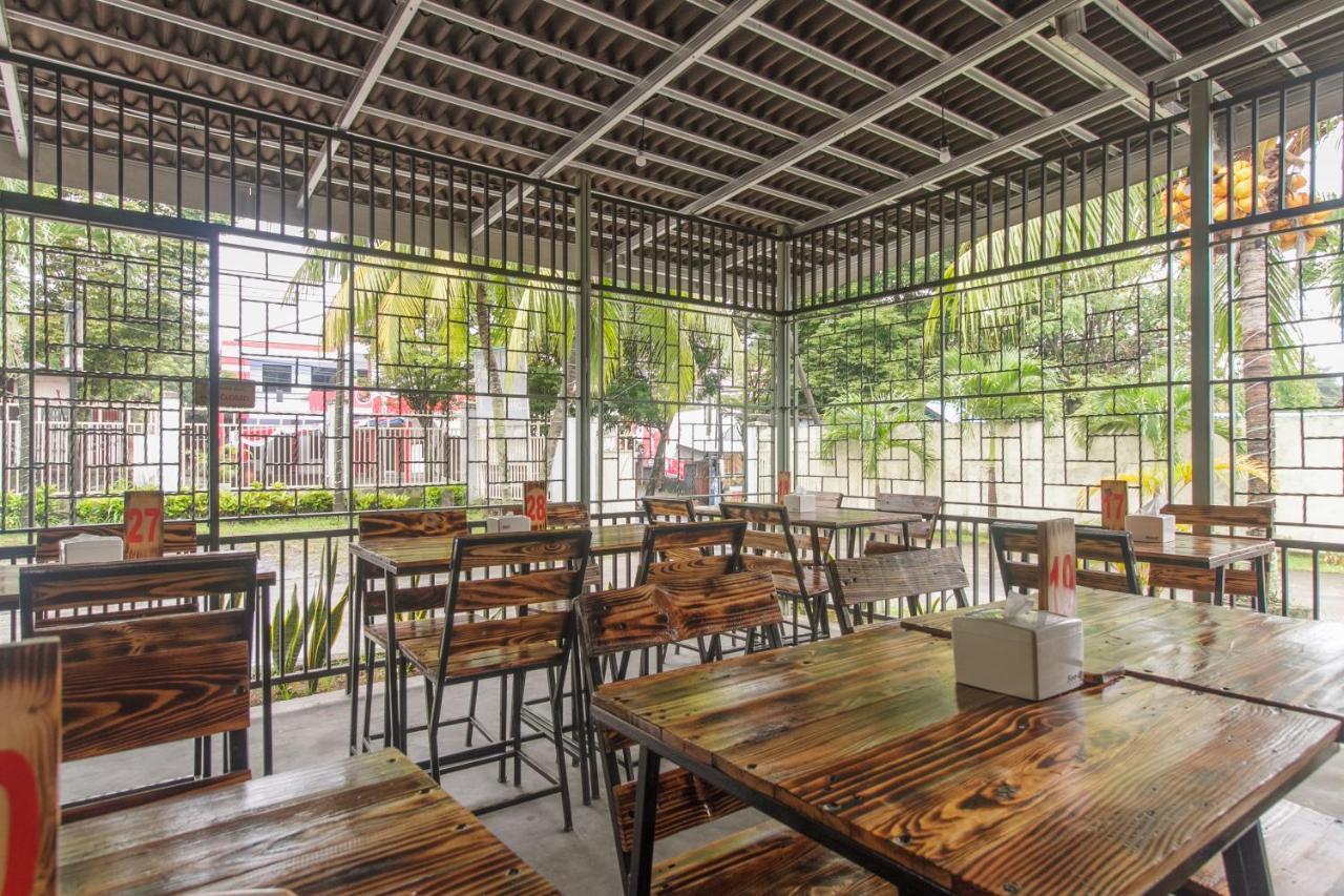 Reddoorz At Jalan Babepalar Rike Manado Hotel Екстериор снимка