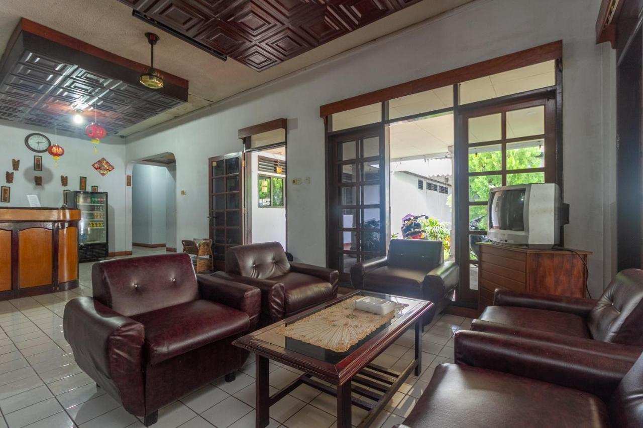 Reddoorz At Jalan Babepalar Rike Manado Hotel Екстериор снимка